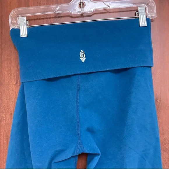 FREE PEOPLE Movement Moon Shadow Fold Over Leggings Size Small Teal - Picture 5 of 10